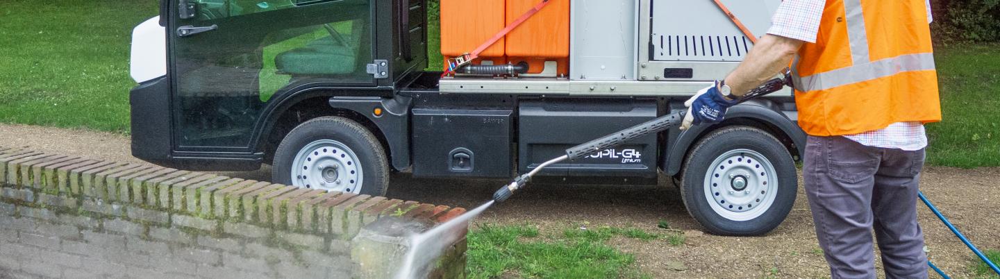 Professioneel gebruik gewasbeschermingsmiddelen buiten de landbouw weer verboden: de voordelen van onkruidbeheer met heet water